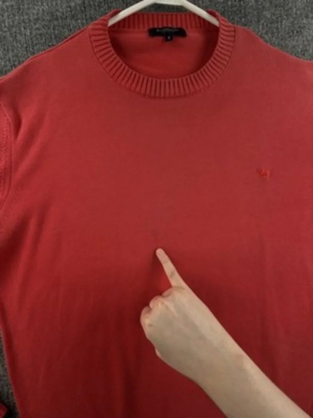 Burberry London Crew Neck Logo Pullover 8 Red Knit Solid Long Sleeve Mens Adult